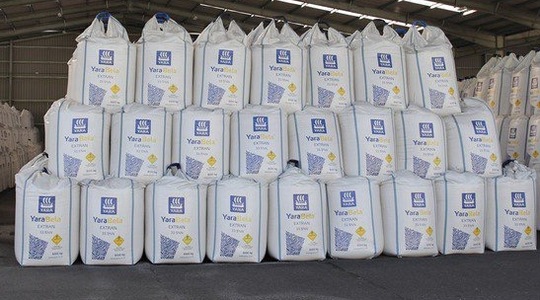 Big bags de fertilizante no armazém