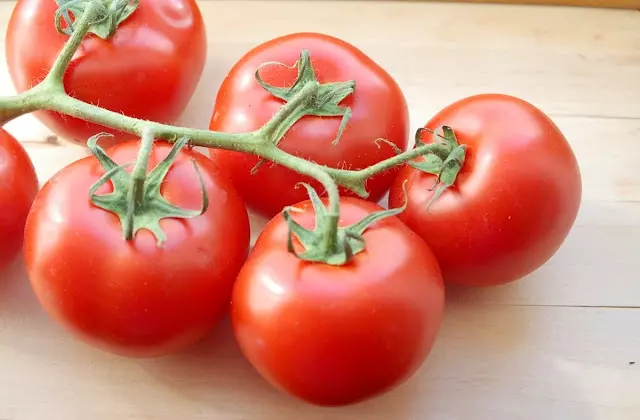 Cinco Tomates